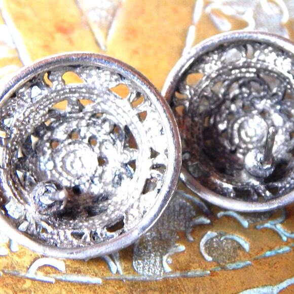 Vintage Classic Filigree Scrolled Stud Earrings - Picture 6 of 7